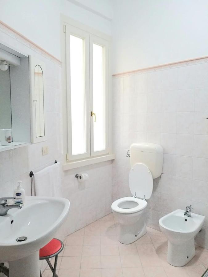 Amico Del Sole Bed & Breakfast โรม ภายนอก รูปภาพ